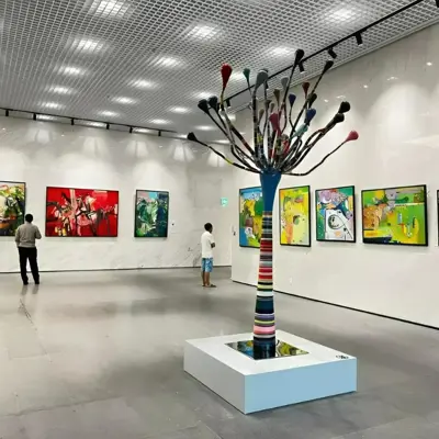 top-8plus-trien-lam-tranh-van-hoa-nghe-thuat-day-cam-hung-tai-viet-nam